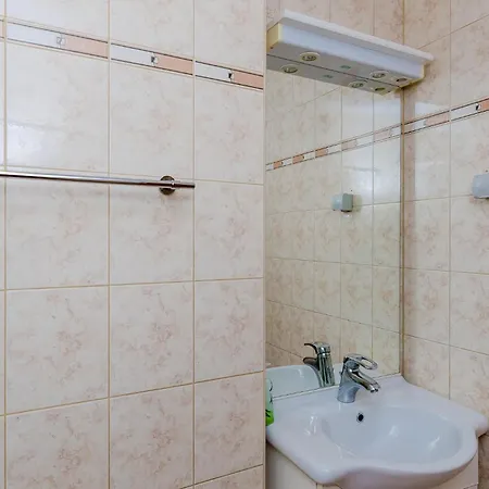 Cozy In With Kitchen Apartman