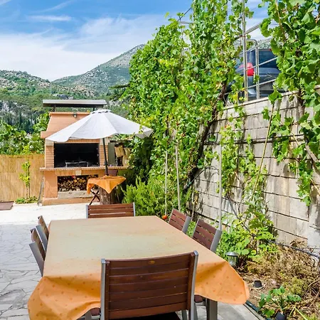 Apartman Cozy In With Kitchen