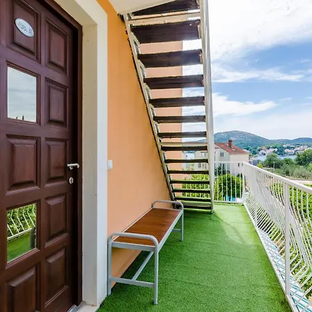 Cozy In With Kitchen Apartman *