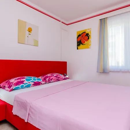 Cozy In With Kitchen Apartman *